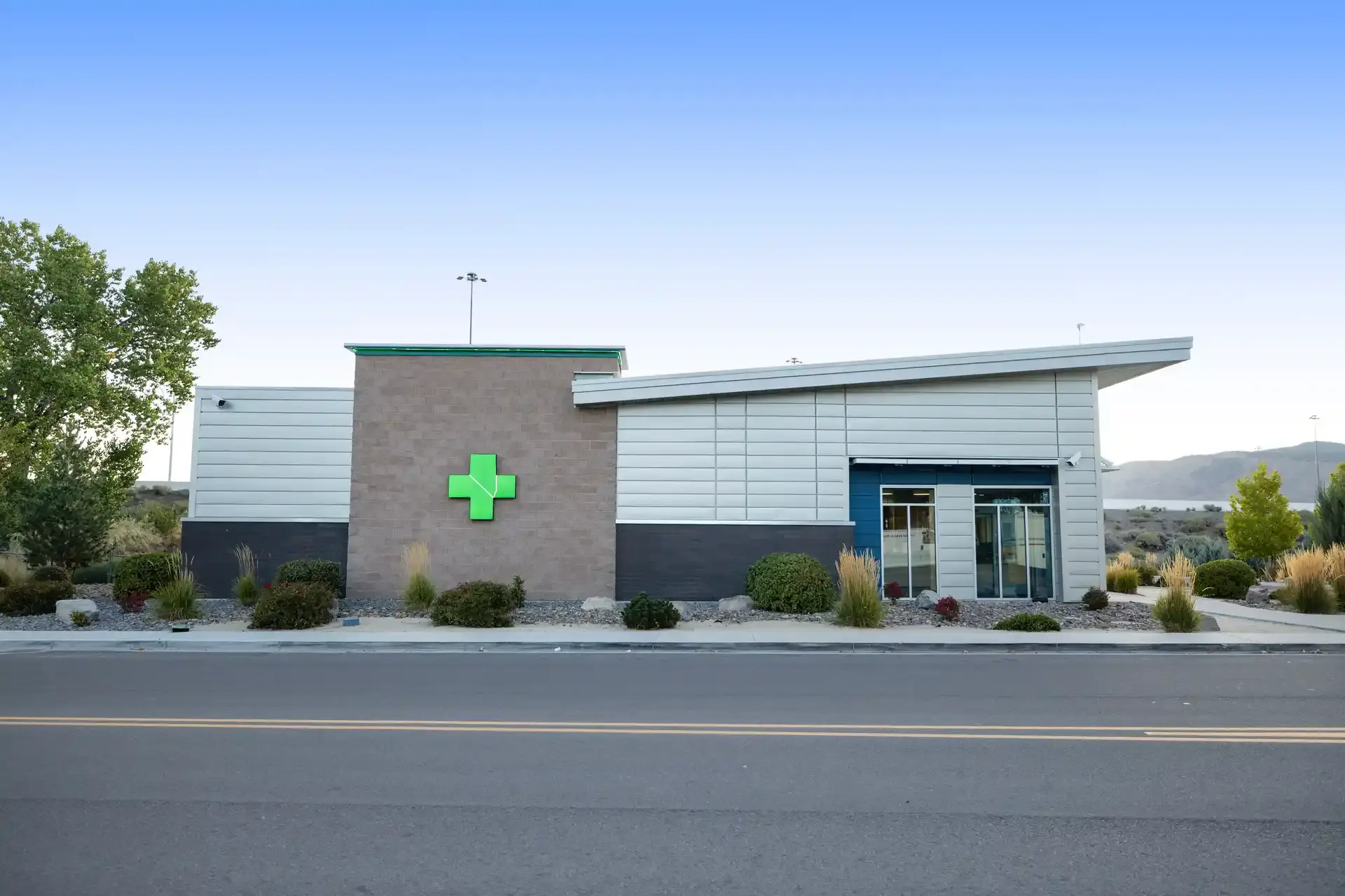 Reno exterior cross street