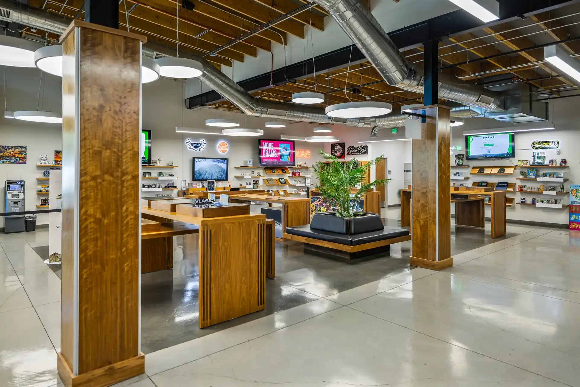 Reno showroom columns